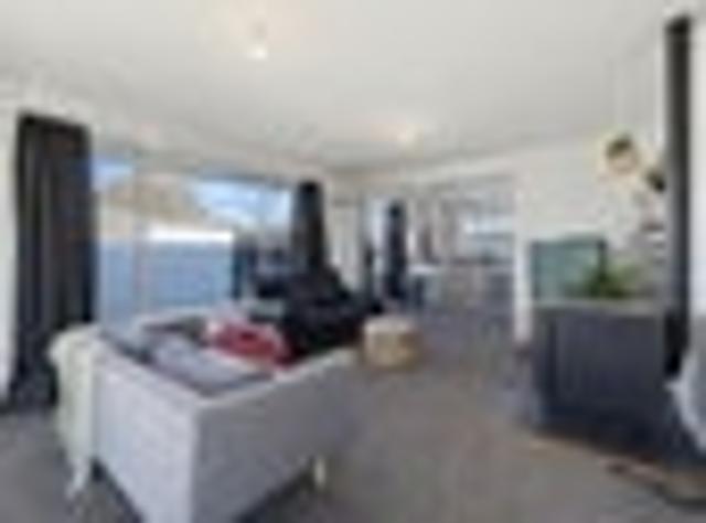 Single Level Comfort with Secure Backyard