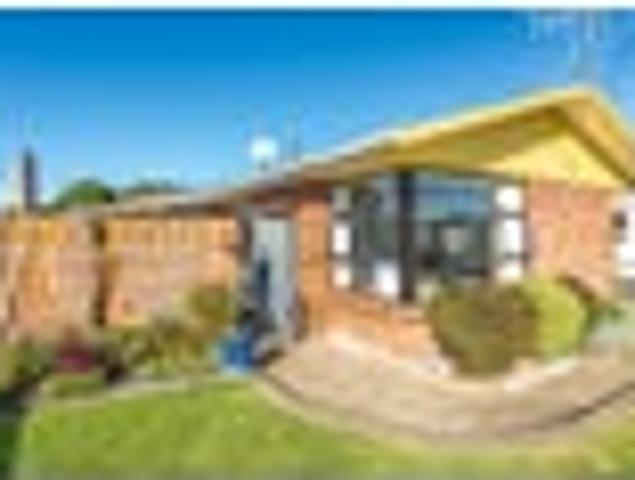 Single level brick in Springvale