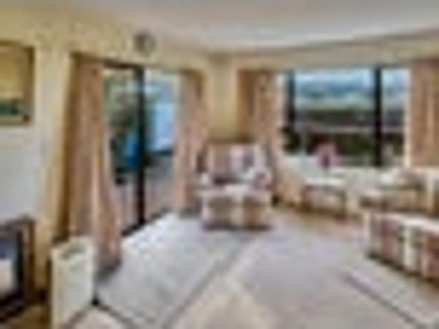 Single level easy care living
