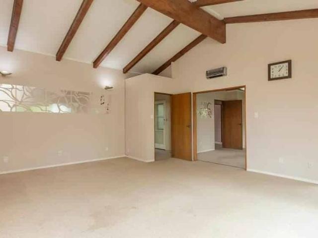 Single level living Browns Bay