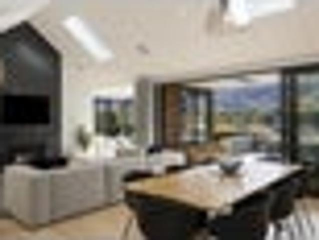 SINGLE LEVEL LIVING WITH ELEVATED VIEWS