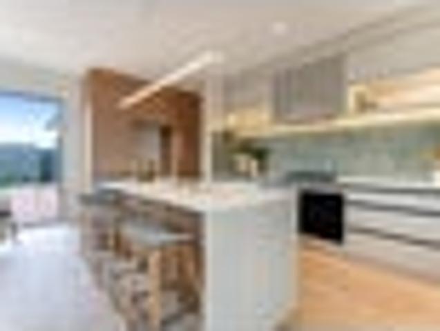 Single Level with 2 Living Area