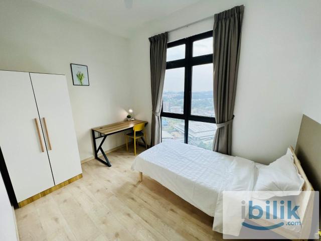 Single Middle Room at Parkhill Residence APU