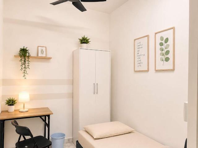 single new clean room for female in Bandar Sunway