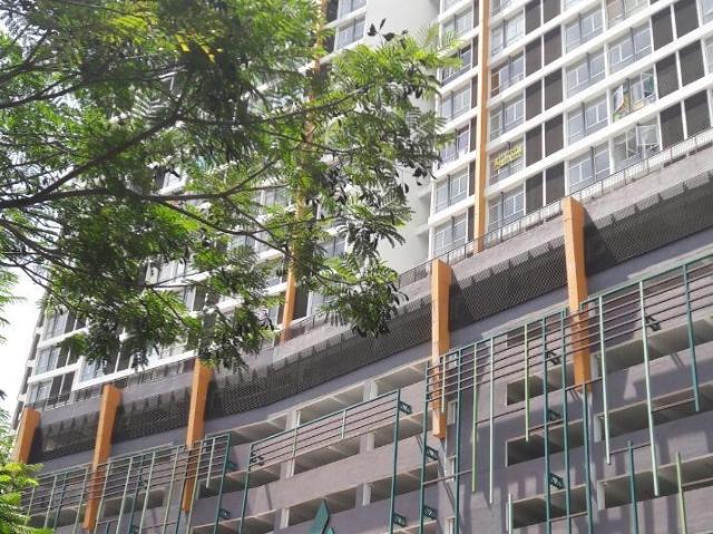 Single small Room Avenue Crest, Shah Alam, Batu 3, Sek 22. Near Glenmarie. 24 hour security! Nearby have Giant, Tesco