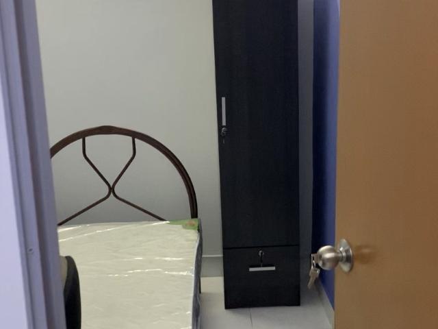 Single small Room Avenue Crest, Shah Alam,Batu 3, Sek 22. Near Glenmarie.24 HOUR SECURITY !Nearby have Giant, Tesco