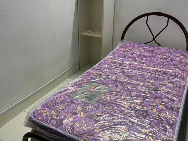 Single small Room man at Avenue Crest, Shah Alam,Batu 3, Sek 22. Near Glenmarie.24 HOUR SECURITY !Nearby have Giant