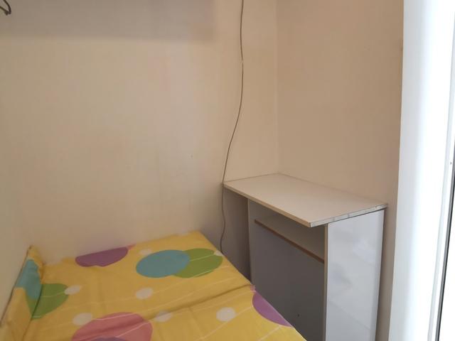 Single smaller room with aircon at Simei MRT