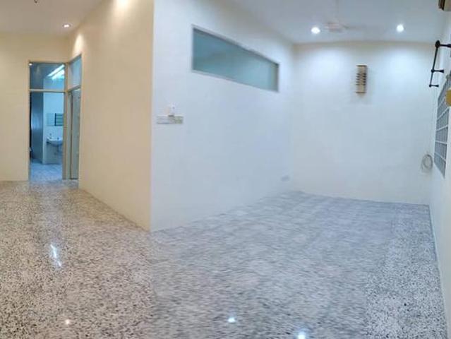 Single Sty Terrace Lip Sin Sungai Nibong Pantai Jerjak Bayan Baru