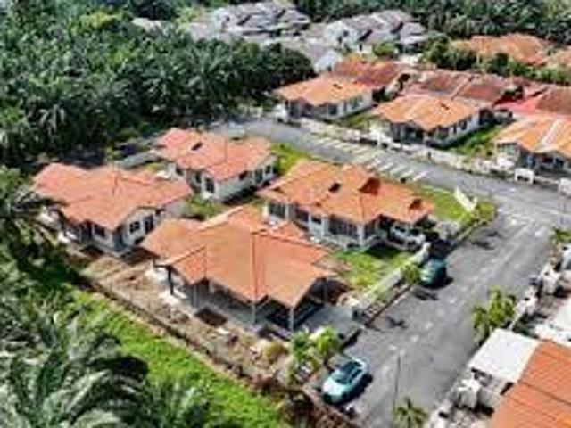 Single Storey Bungalow Banting 1563 sqft 4R3B Freehold