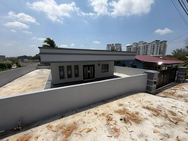 Single Storey Bungalow House 130 Jalan Datin Halimah Larkin Jb Town