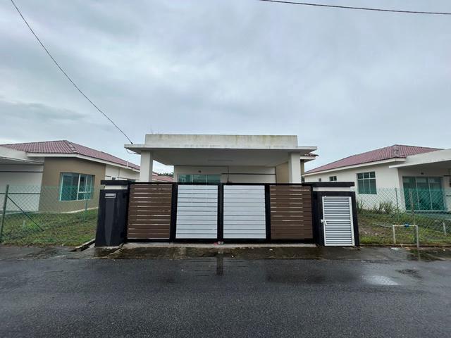 Single Storey Bungalow with Big Land For Sale