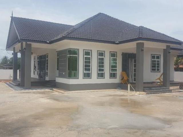 Single storey bungalow 4 Bedrooms and 4 Bathrooms for sale