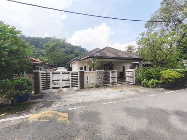 Single Storey Bunglo Kampung Desa Aman Sungai Buloh Selangor