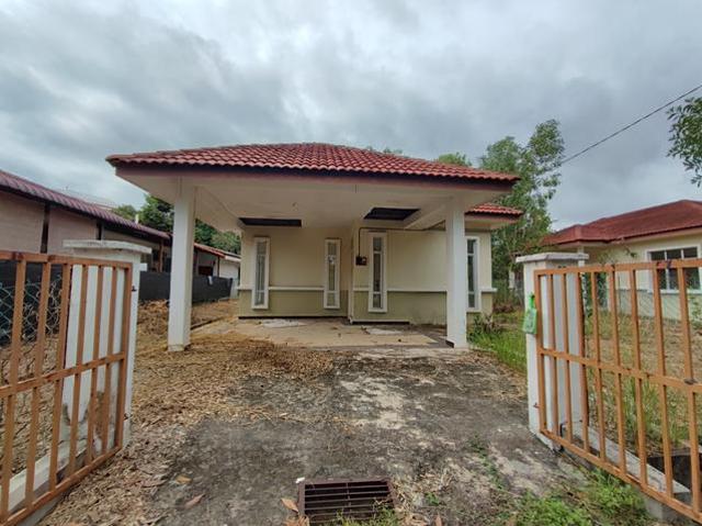 Single Storey Banglo Green Area at The Back Mahkota Hills Lenggeng
