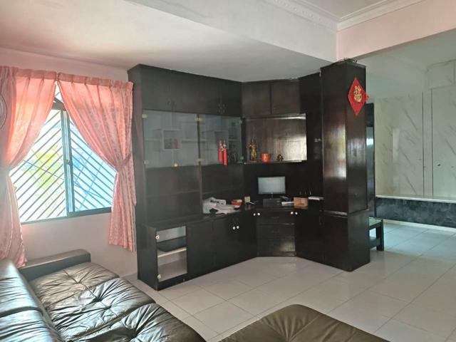Single Storey Corner 5 Bed 3 Bath Full Reno Furnish Tmn Johor Jaya JB
