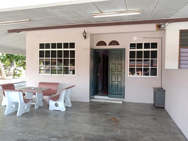 Single storey corner terrace House for sale in Taman Ria Padang Serai