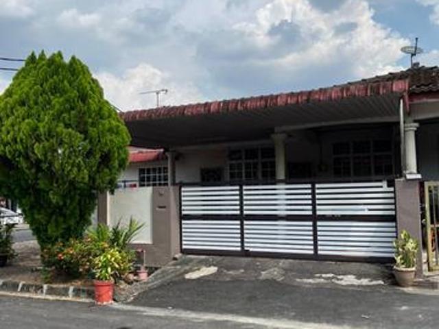 Single storey corner unit tasek mutiara simpang Ampat