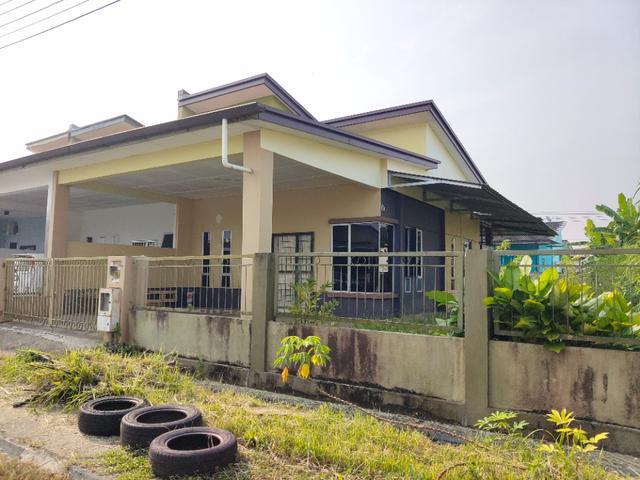 Single Storey corner House at Taman Mutiara Batu 9 For Sale