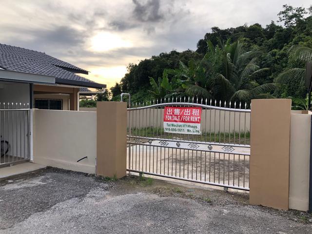 Single Storey Corner House For Sale
