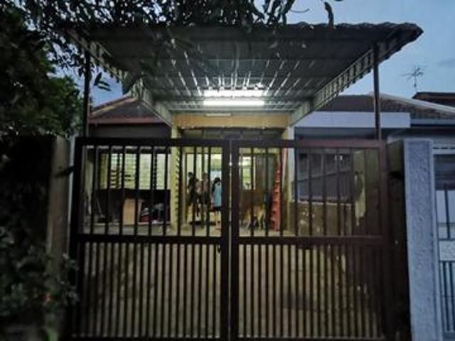 Single Storey Corner House For Sale at Taman Kajang Jaya