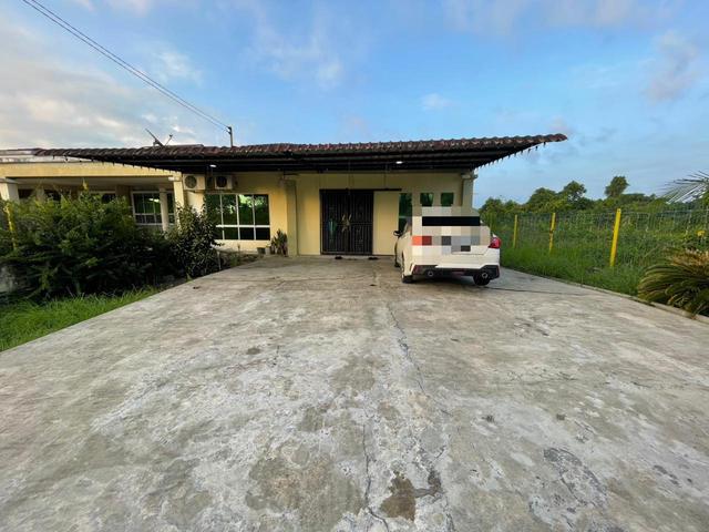 Single Storey Corner Lot