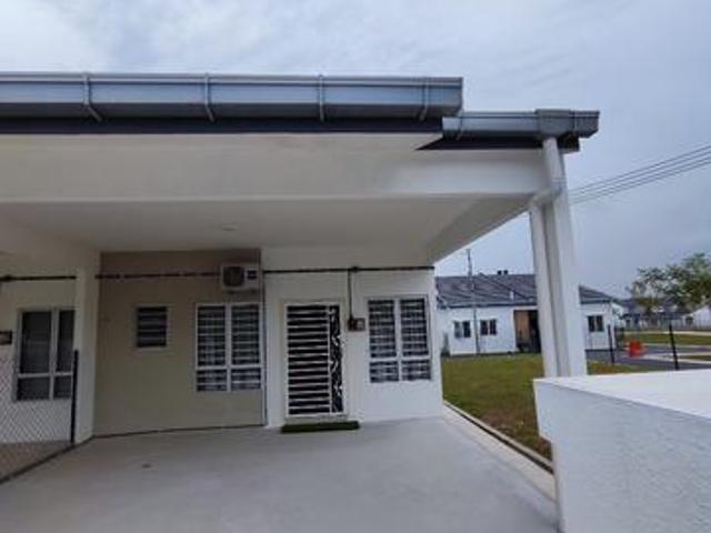 Single Storey Corner lot for Rent Iringan Bayu Seremban Ledaya