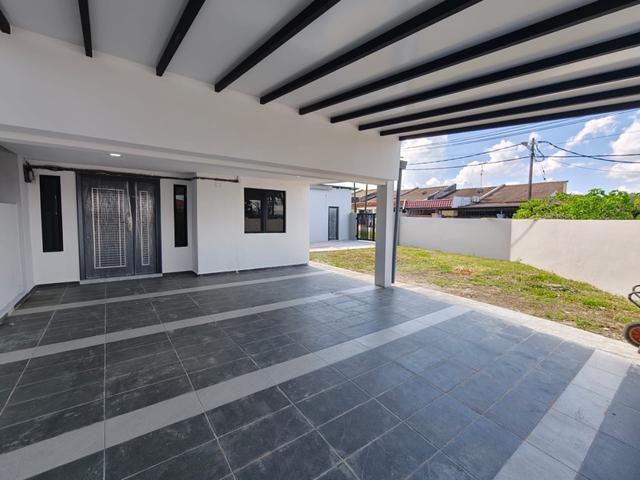 SINGLE STOREY CORNER LOT FOR SALE Taman Universiti