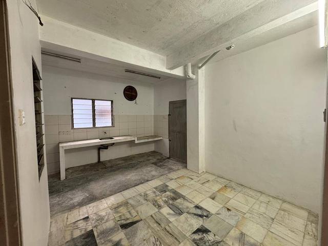 Single Storey Corner Lot Jalan Kapar Batu 10 For Rent For Rent