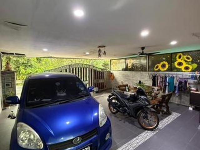Single Storey Corner Lot Spacious Land Area FOR SALE Taman Nesa