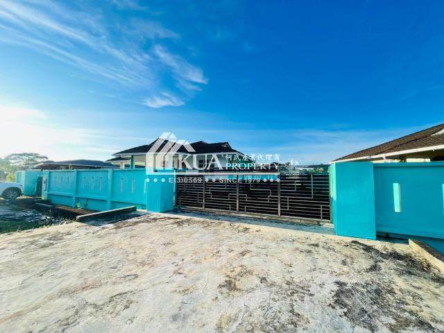 Single Storey Detached House for Rent at Desa Guru, Semariang