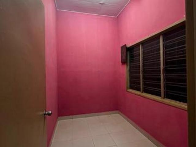 Single storey end lot for Sale in Jalan Kebun
