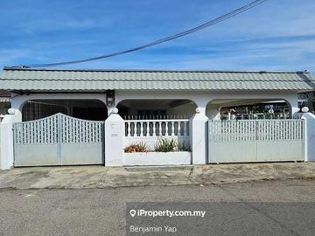 Single storey end lot Taman Kedua