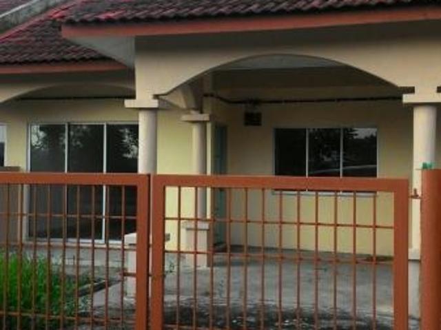 single storey house at alam perdana, puncak alam, kuala selangor