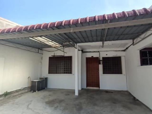 Single storey house bandar kinrara 1 near LRT station