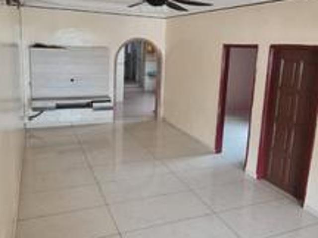 Single Storey House Jalan Bentara TUN AMINAH End Lot with aircond