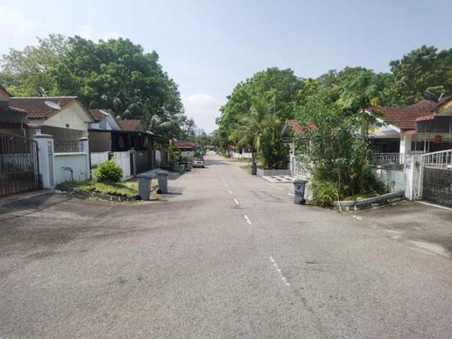 Single Storey House Jalan Jaya Putra Mount Austin 22x70 sf For Sale