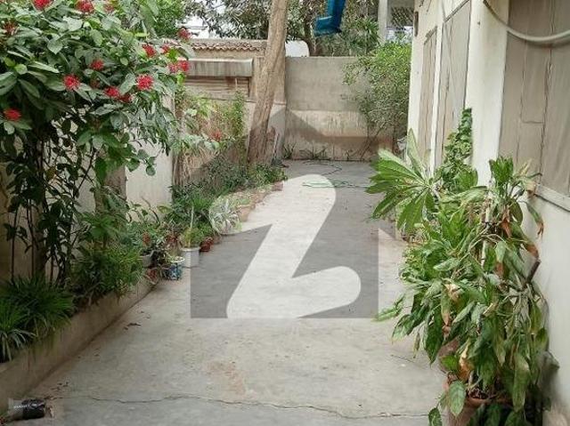 Single Storey House Prime Location North Nazimabad Block A