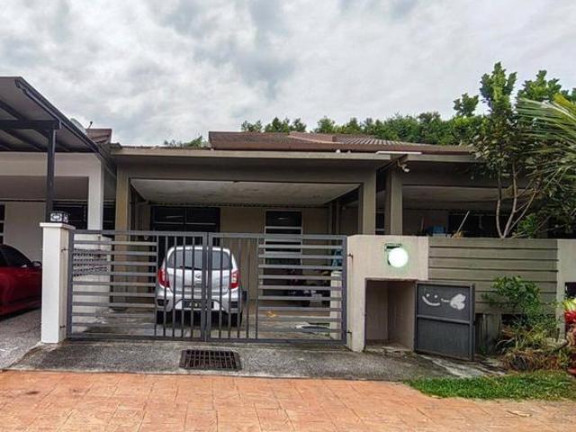 SINGLE STOREY HOUSE TAMAN LOMBONG EMAS SEKSYEN 29 Shah Alam