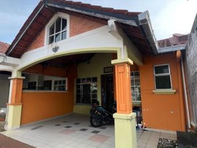 Single Storey Impian Emas 24x80 Big Land Gated Guarded