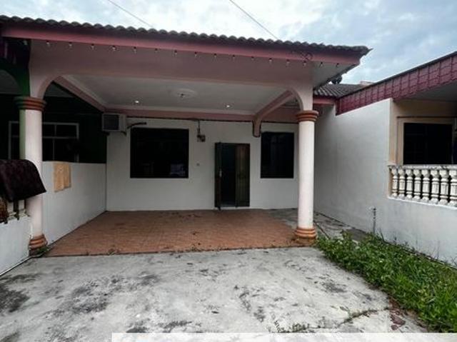 Single Storey in Taman Dahlia, Parit Jawa. Open View Unit