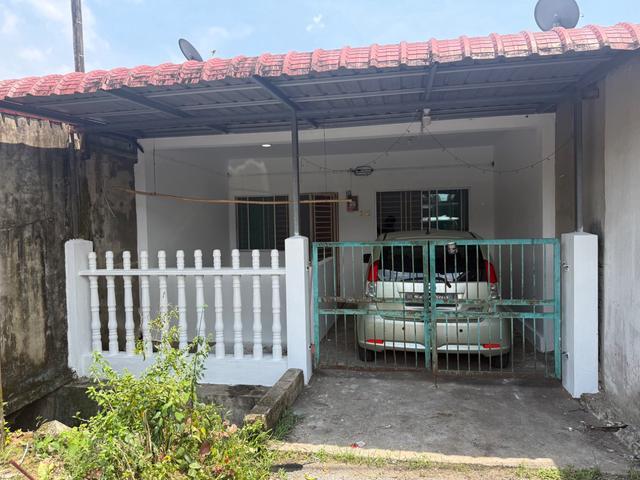 Single Storey Intermediate Terrace at Taman Samarindah Samarahan