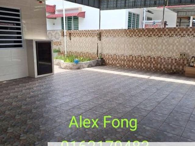 Single Storey Intermediate Corner House For Sale