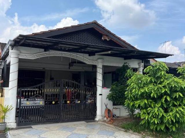 Single storey Jalan Nuri 10bandar putra Kulai