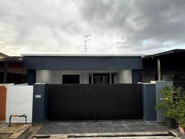 Single Storey Jalan Suasa Taman Sri Skudai22x70Fully Renovated
