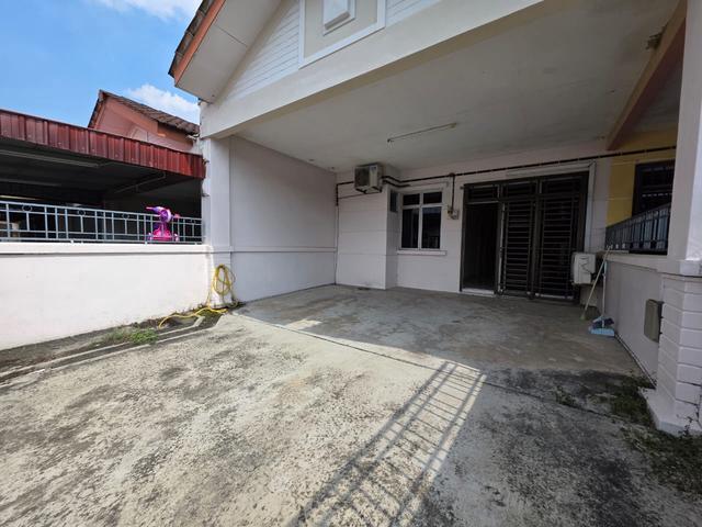 Single Storey JP Perdana Austin crest