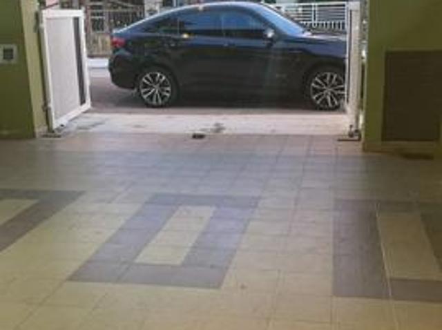 Single Storey landed Kempas Indah Renovated unit Fully furnished