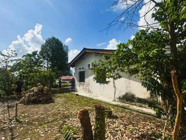 Single Storey Low Cost Corner Lot Walking Distance To KSL