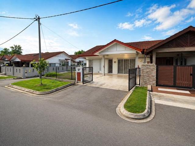 Single storey SEMI D TAMU HILL PARK BATANG KALI FREEHOLD FULLOAN