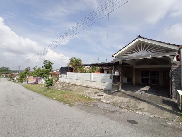 Single storey Semi D Seremban Taman Rasah with spacious land